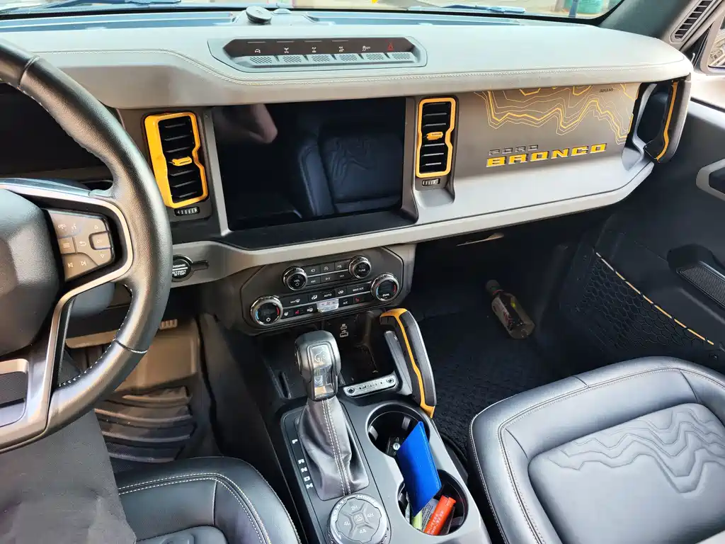 Ford Bronco — миниатюра 12