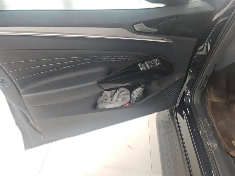 Volkswagen ID.4 Crozz — миниатюра 7