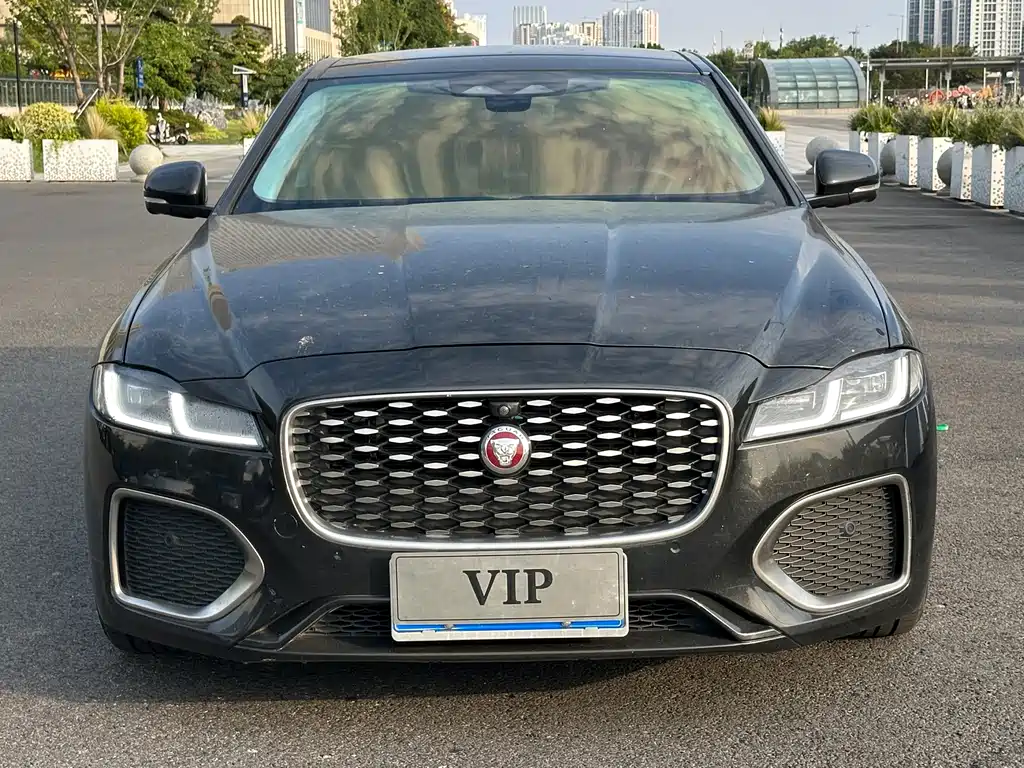 Jaguar XFL — миниатюра 2