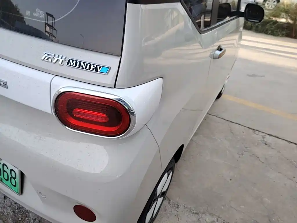 Wuling MINIEV — миниатюра 8