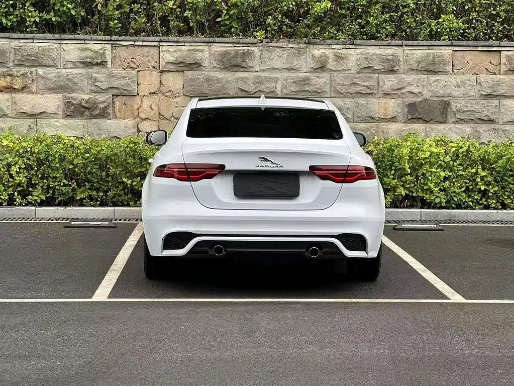 Jaguar XEL — миниатюра 8