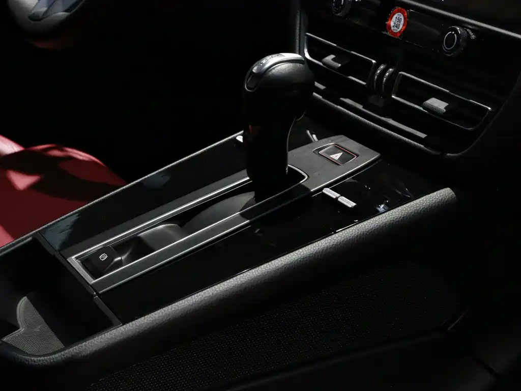Porsche Macan — миниатюра 4