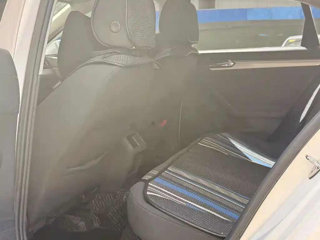 Volkswagen Lamando — миниатюра 8