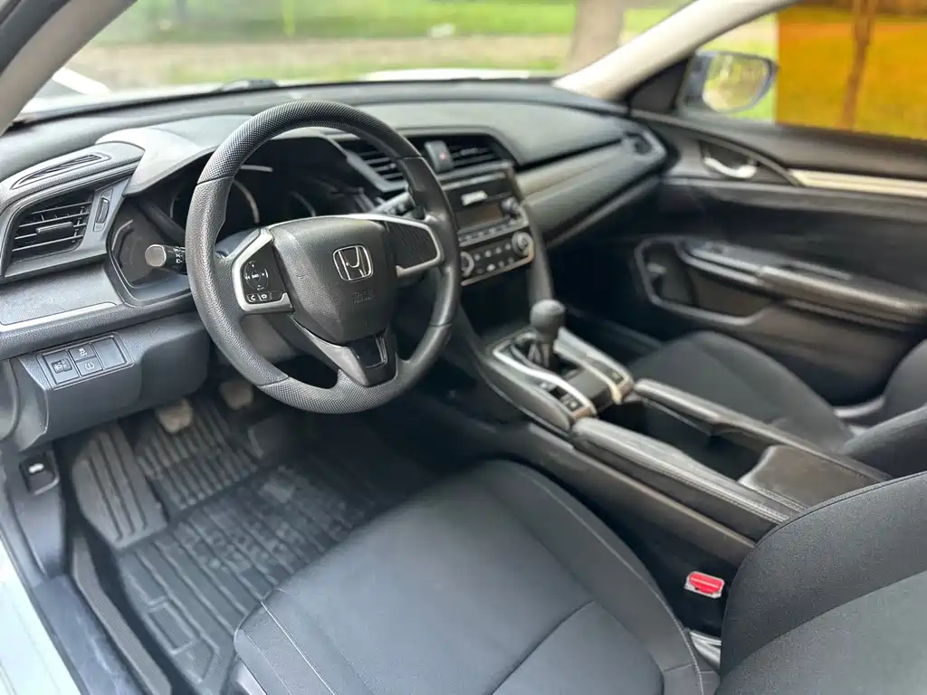 Honda Civic — миниатюра 10