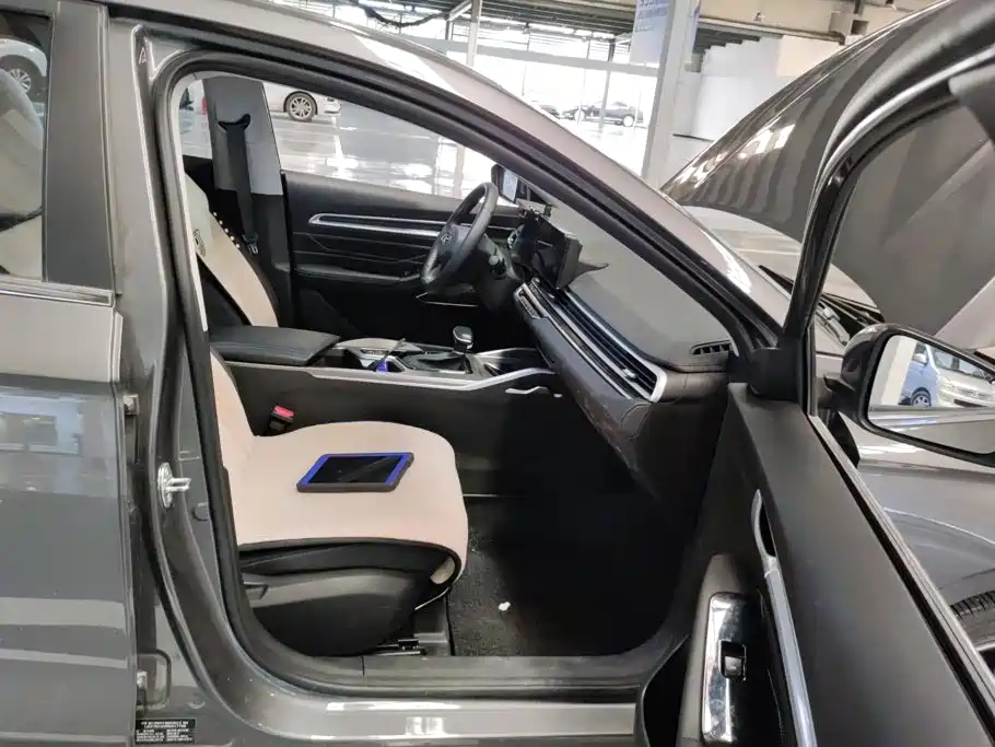 Geely Emgrand — миниатюра 8