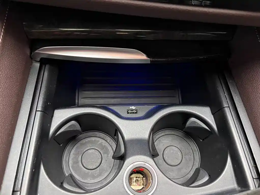 BMW 5 Series — миниатюра 12