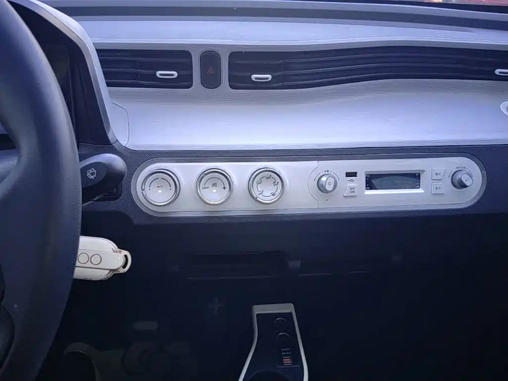 Wuling MINIEV — миниатюра 13