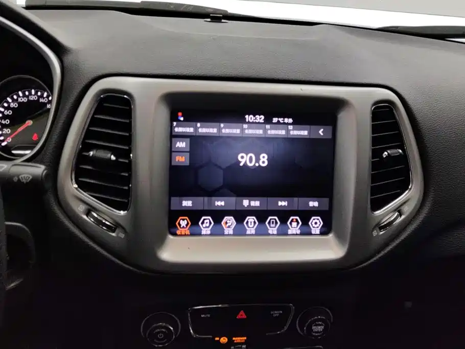 Jeep Compass — миниатюра 13