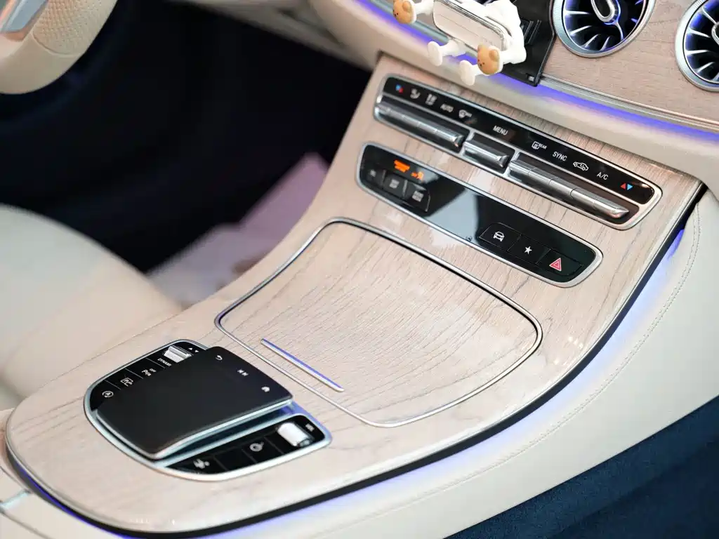 Mercedes-Benz E-Class (Import) — миниатюра 8