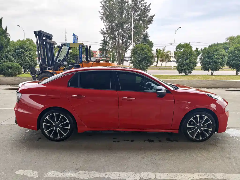 Lynk & Co 03 — миниатюра 3