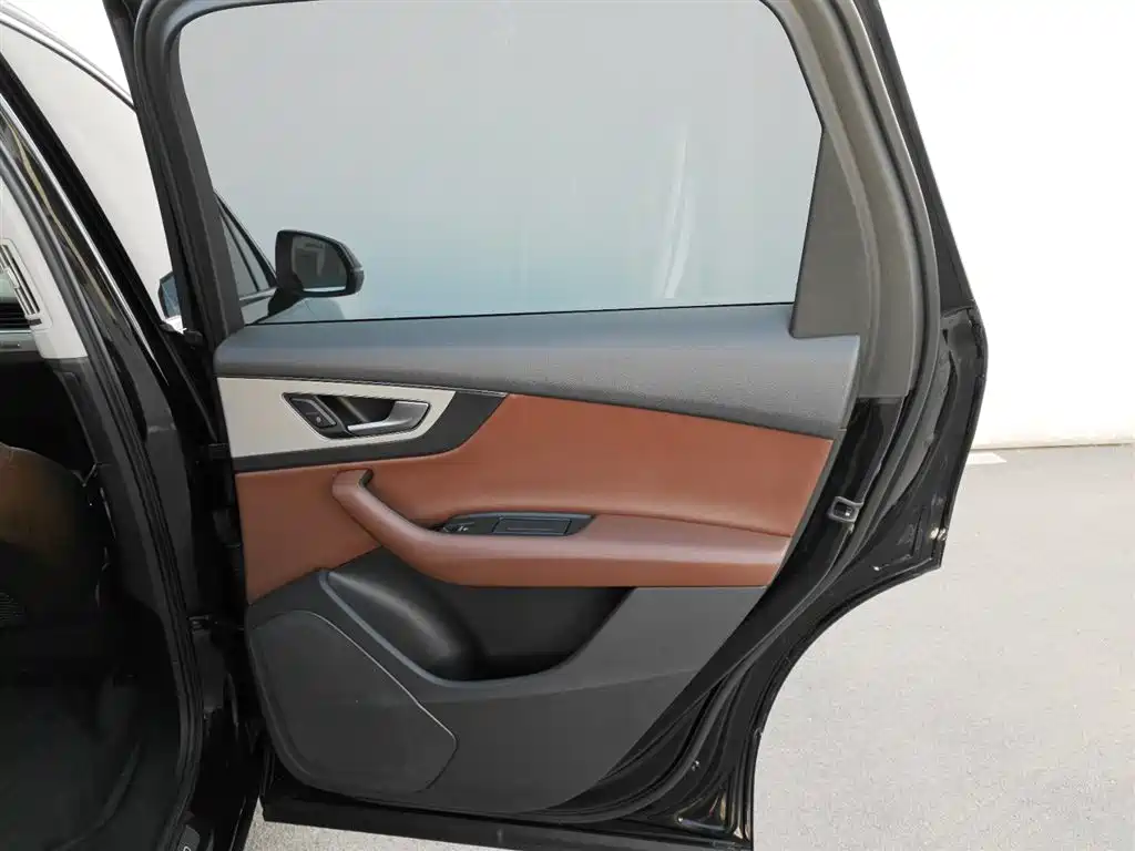 Audi Q7 — миниатюра 17