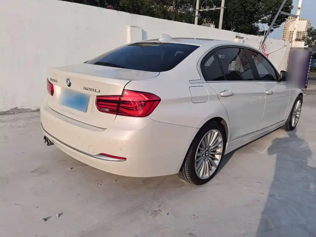 BMW 3 Series — миниатюра 7