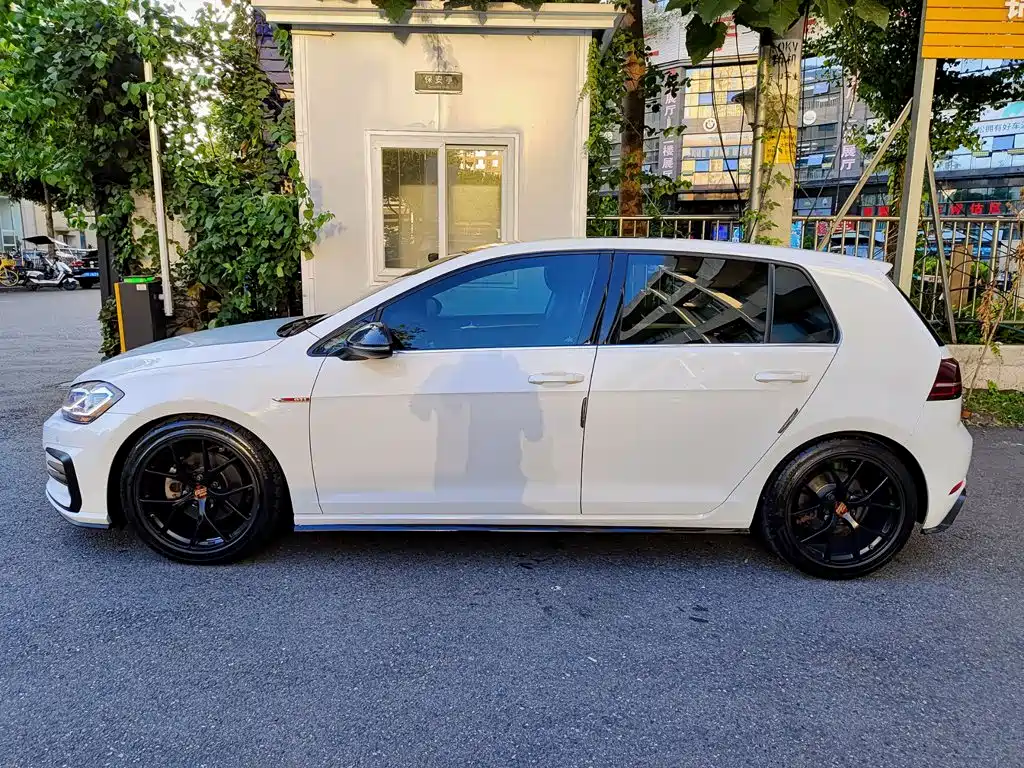 Volkswagen Golf — миниатюра 3