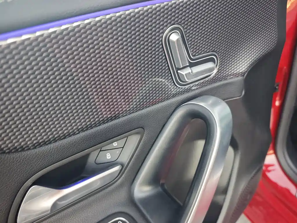 Mercedes-Benz A-Class — миниатюра 11
