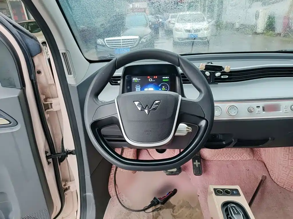 Wuling MINIEV — миниатюра 11