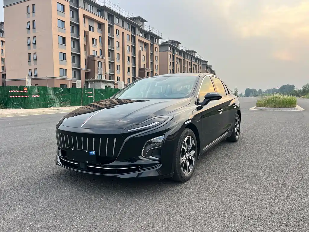 Hongqi Hongqi E-QM5 2024