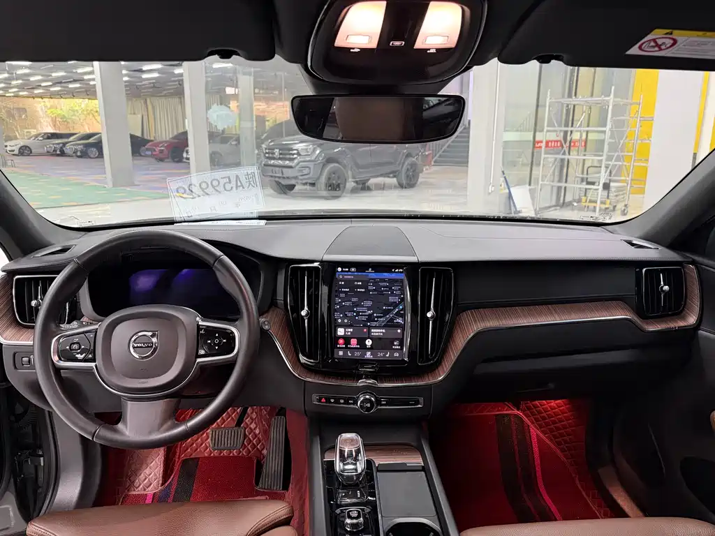 Volvo XC60 2022 B5 Luxury