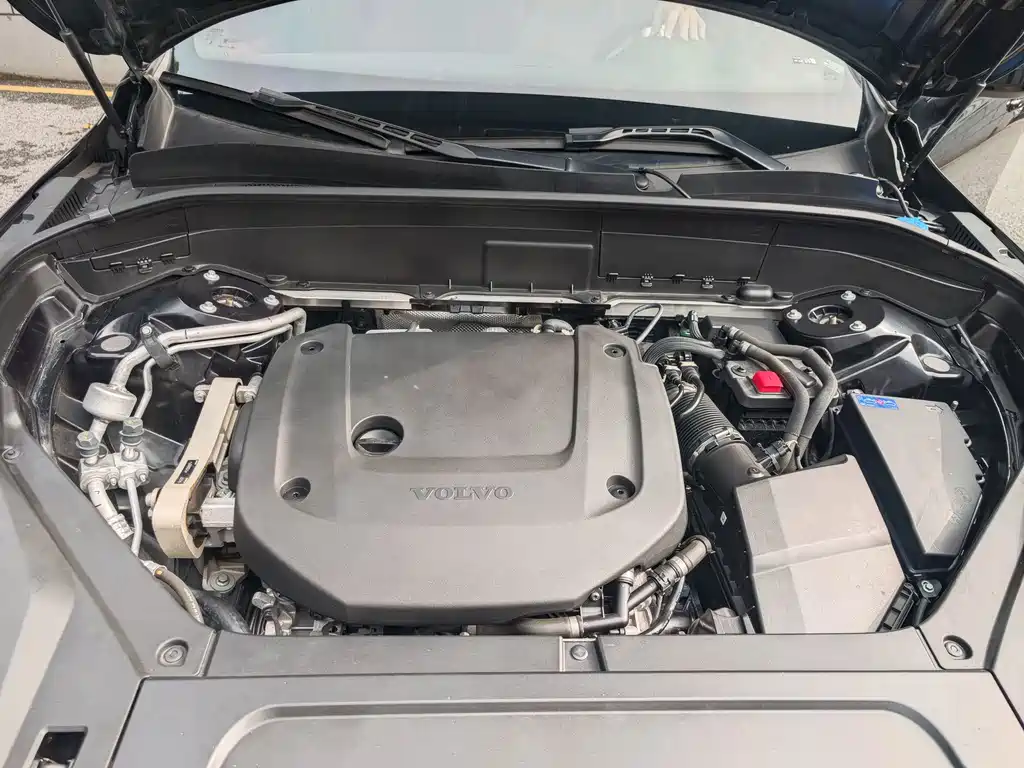 Volvo XC90 — миниатюра 6