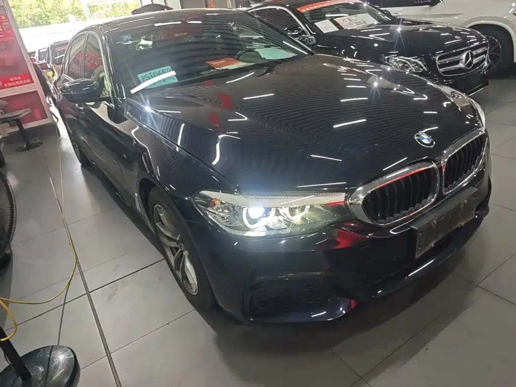 BMW 5 Series — миниатюра 4