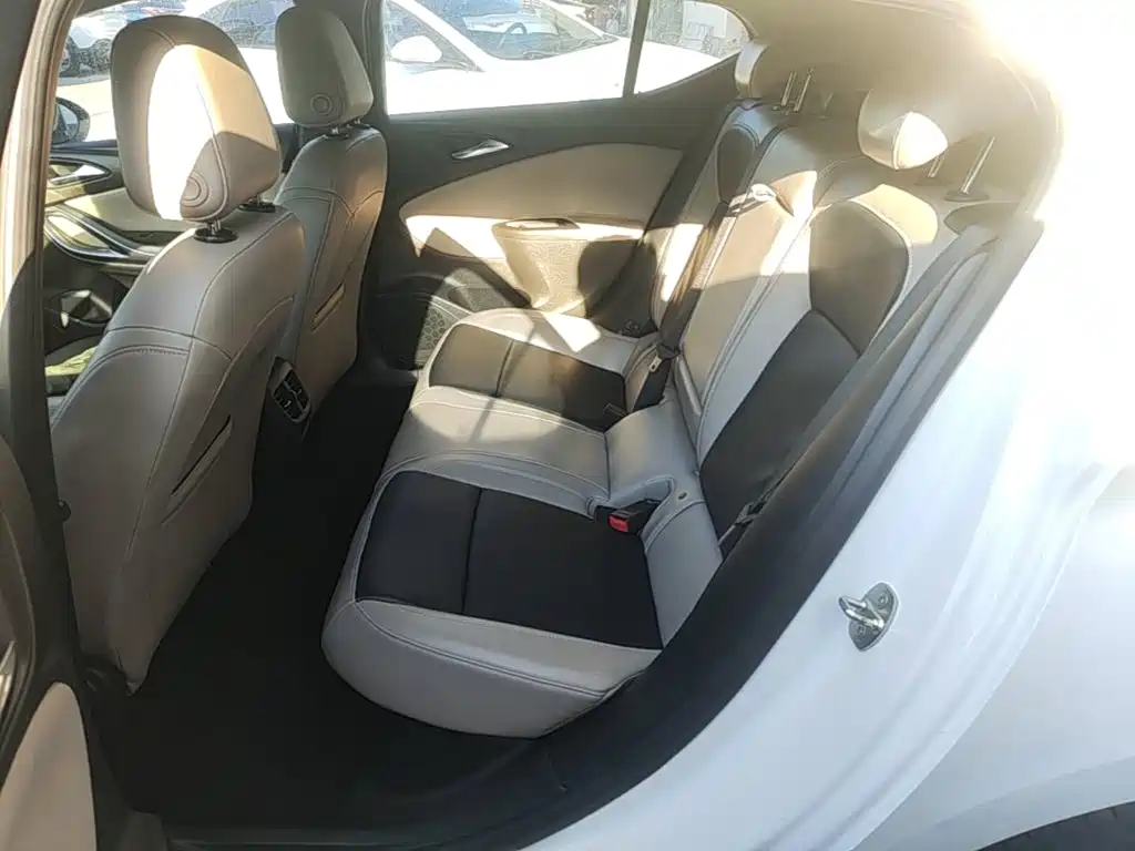 Buick Verano — миниатюра 17