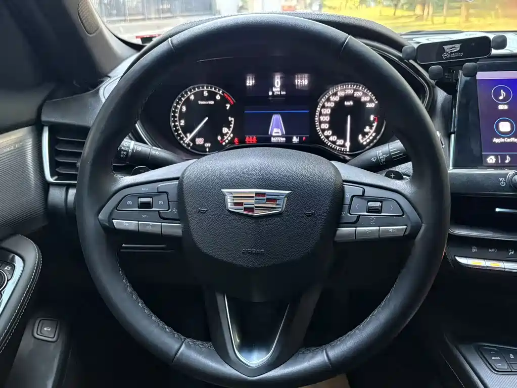 Cadillac CT5 — миниатюра 8