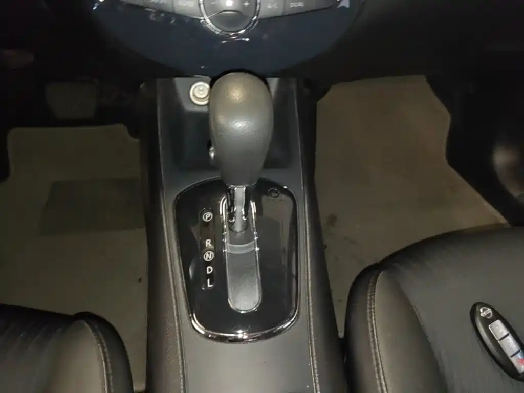 Nissan Tiida — миниатюра 14