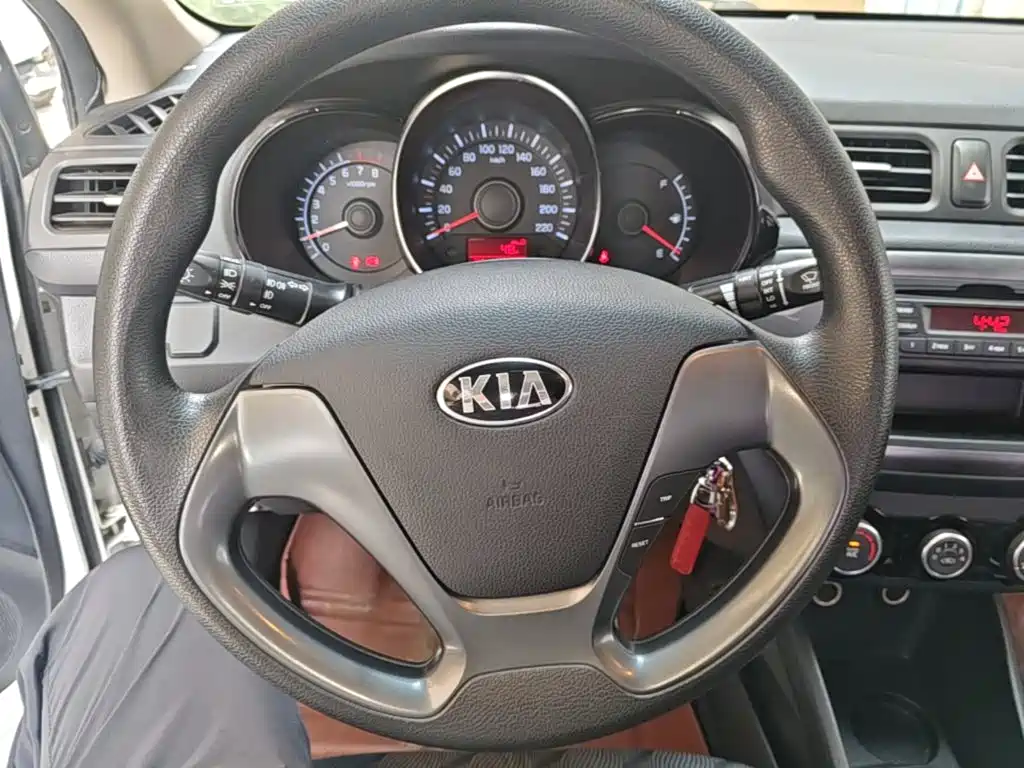 Kia K2 — миниатюра 11