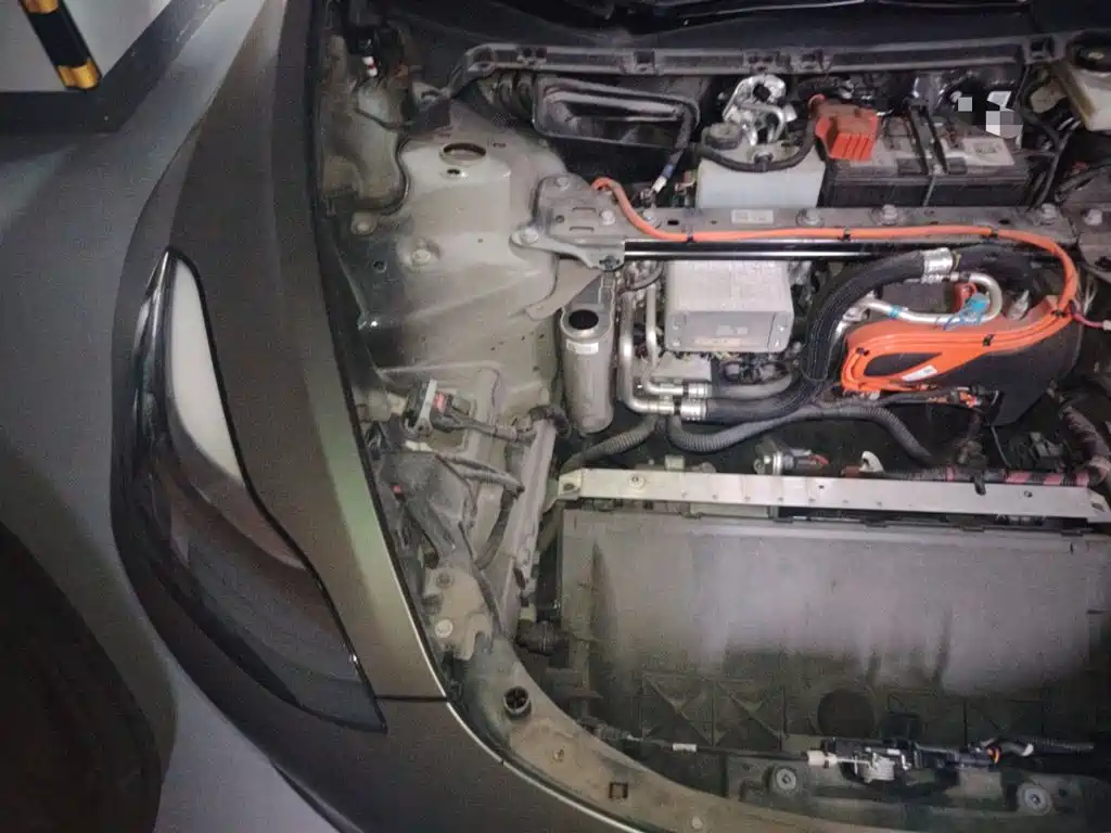 Tesla Model 3 — миниатюра 22