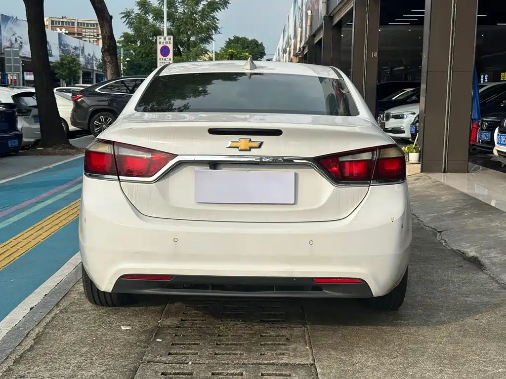 Chevrolet Cruze — миниатюра 14