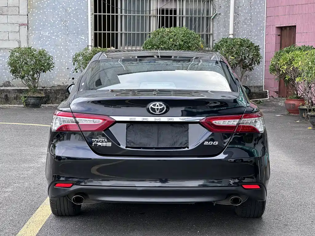 Toyota Camry — миниатюра 12