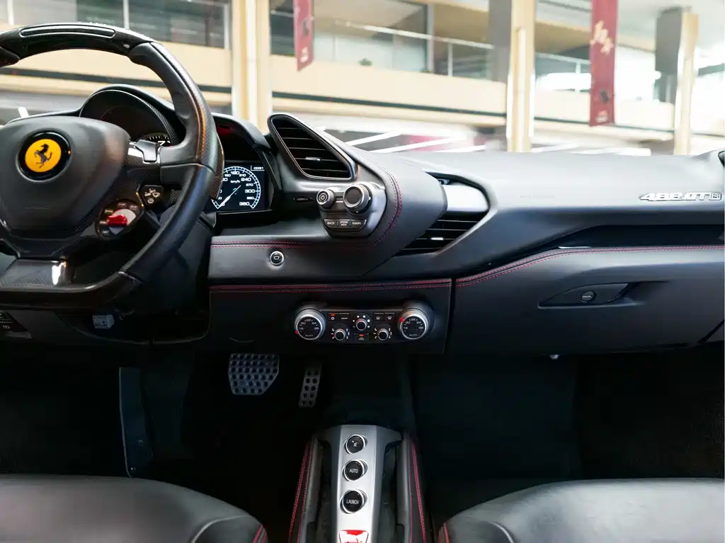 Ferrari 488 — миниатюра 12