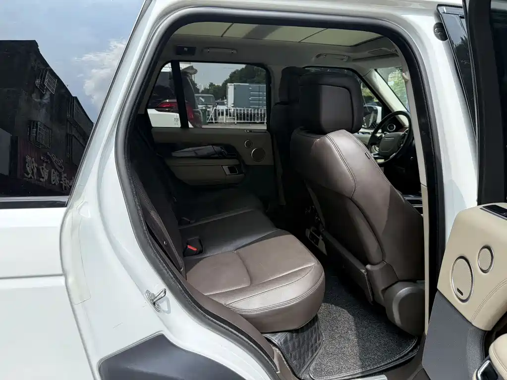 Land Rover Range Rover — миниатюра 11