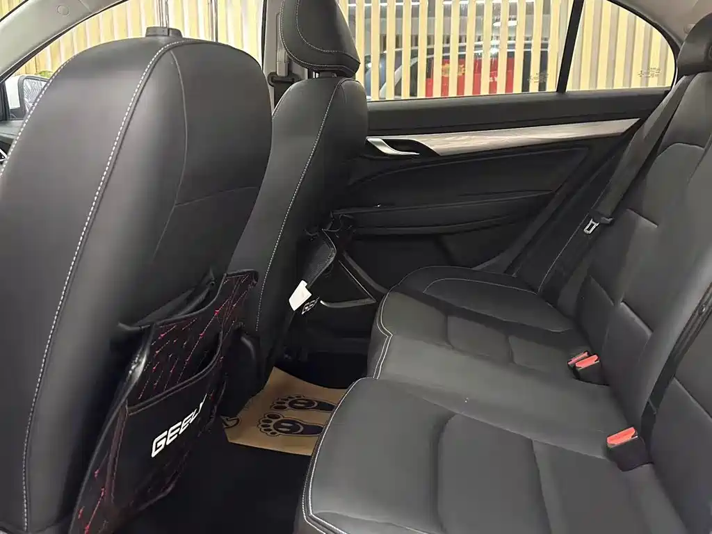 Geely Emgrand — миниатюра 6