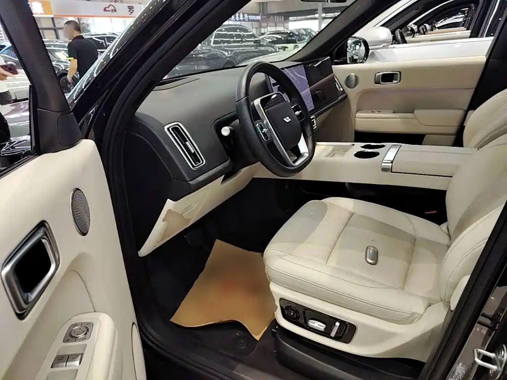 Li Auto Li L8 — миниатюра 16