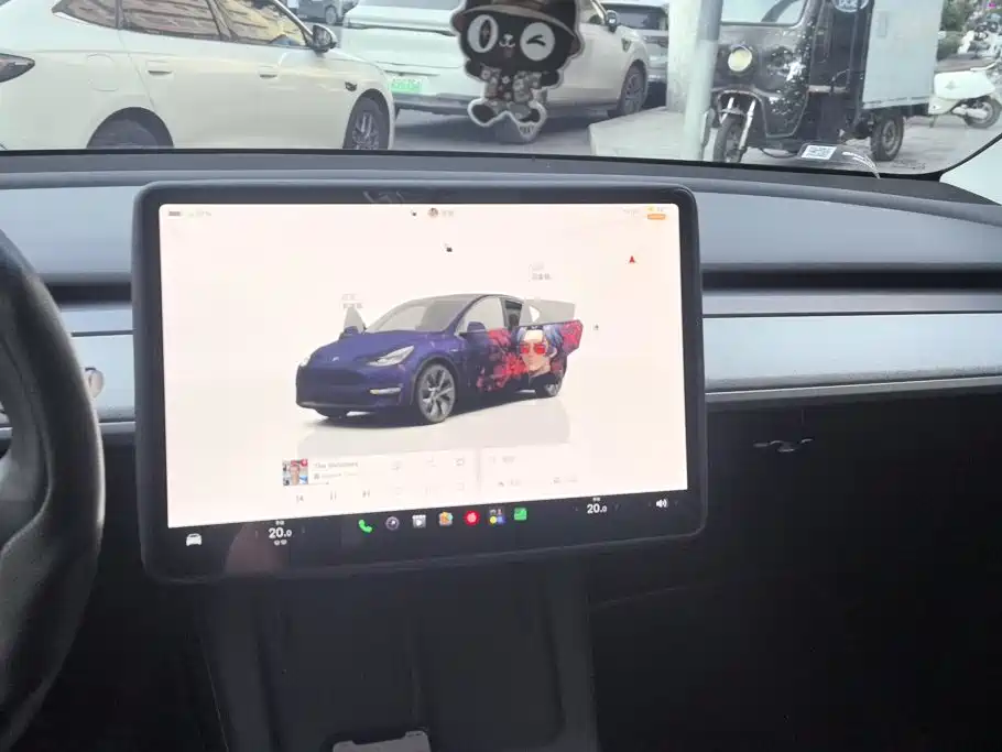 Tesla Model Y — миниатюра 13