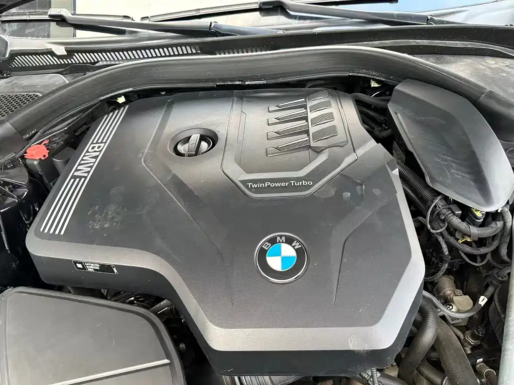 BMW 5 Series — миниатюра 11