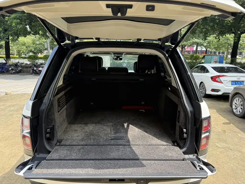 Land Rover Range Rover — миниатюра 14