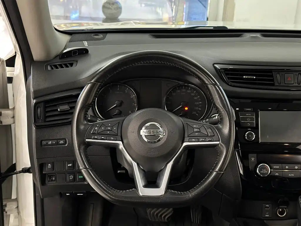 Nissan X-Trail — миниатюра 15
