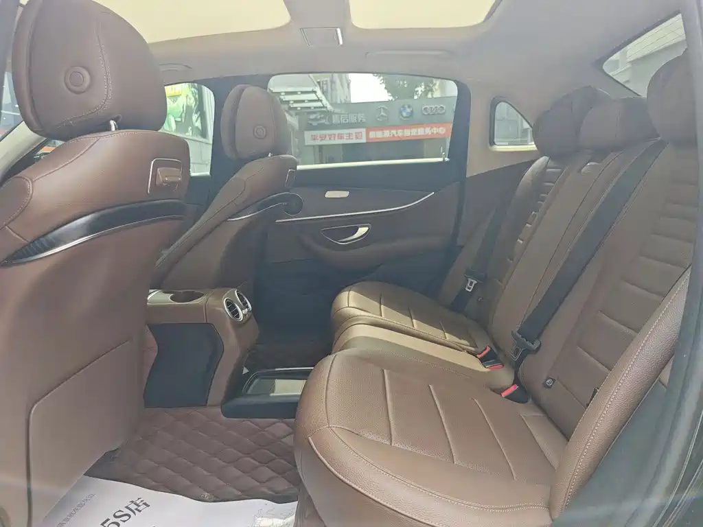 Mercedes-Benz E-Class — миниатюра 15