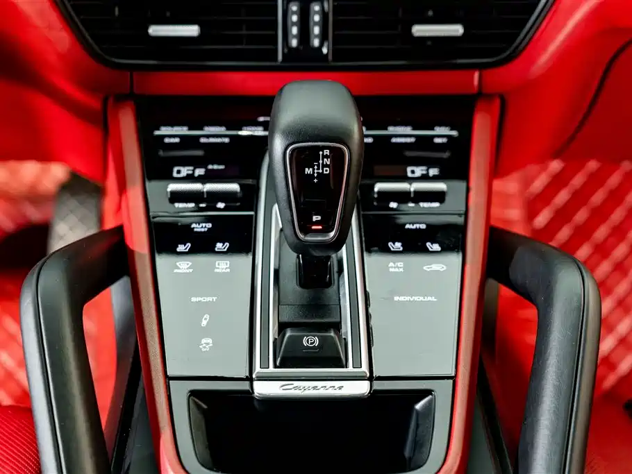 Porsche Cayenne — миниатюра 14