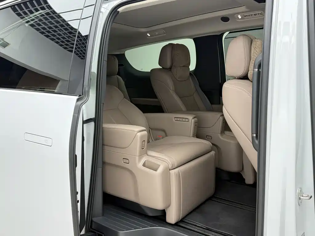 Li Auto Li MEGA — миниатюра 22