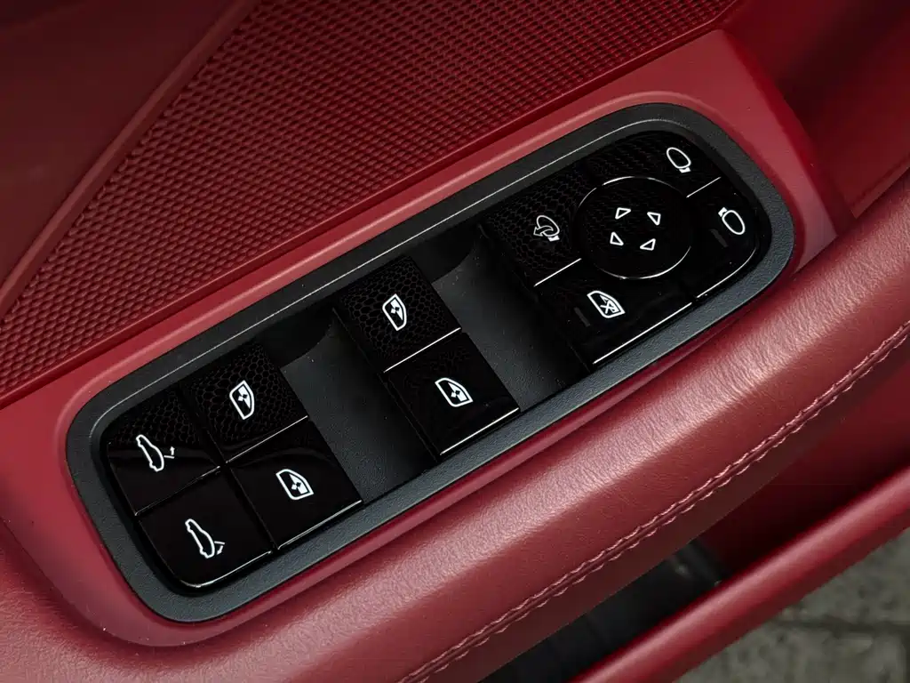 Porsche Panamera — миниатюра 25