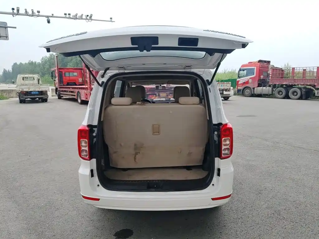 Wuling Hongguang — миниатюра 19