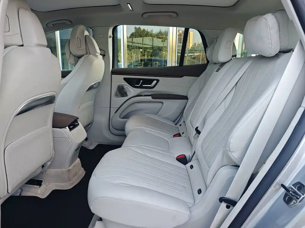 Mercedes-Benz EQS SUV — миниатюра 26