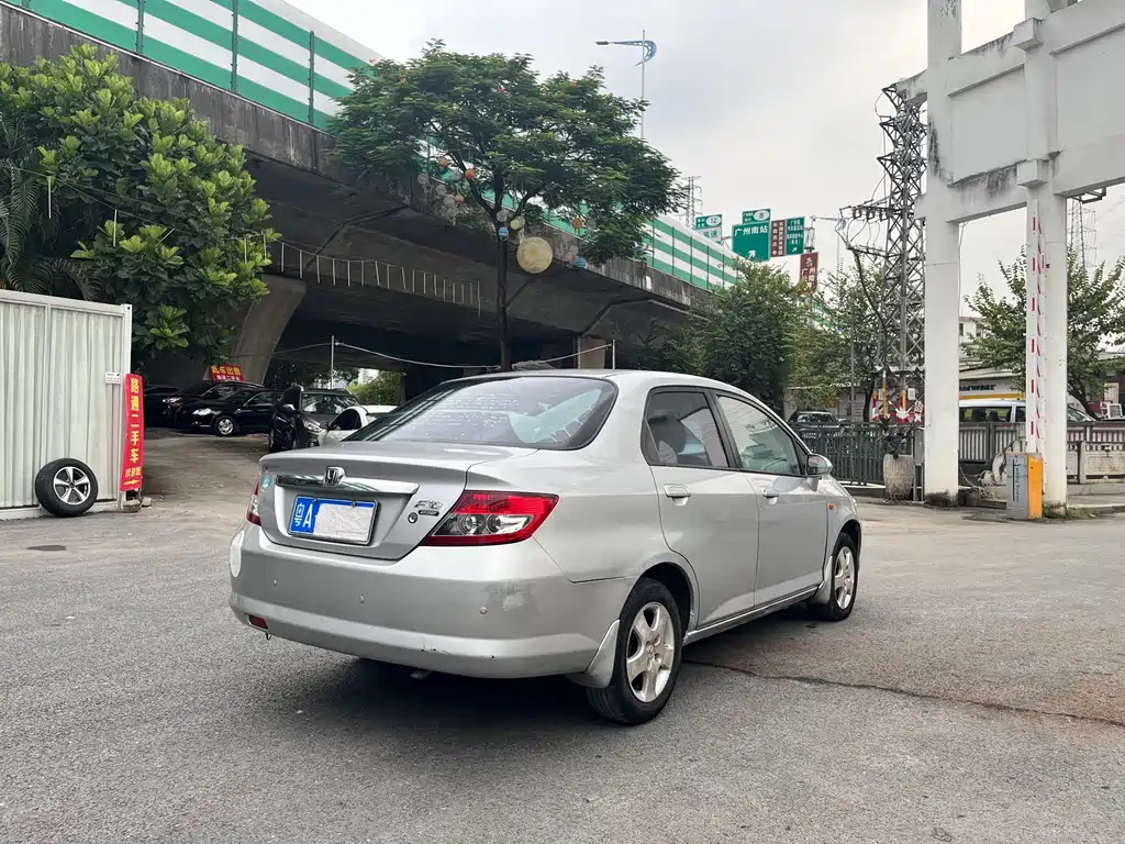 Honda Fit — миниатюра 5