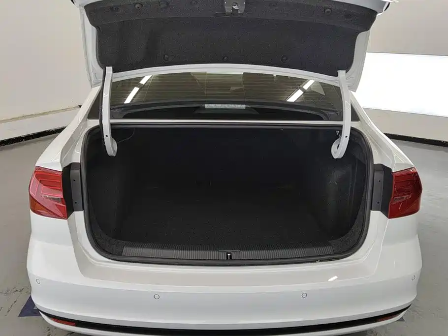 Volkswagen Bora — миниатюра 4