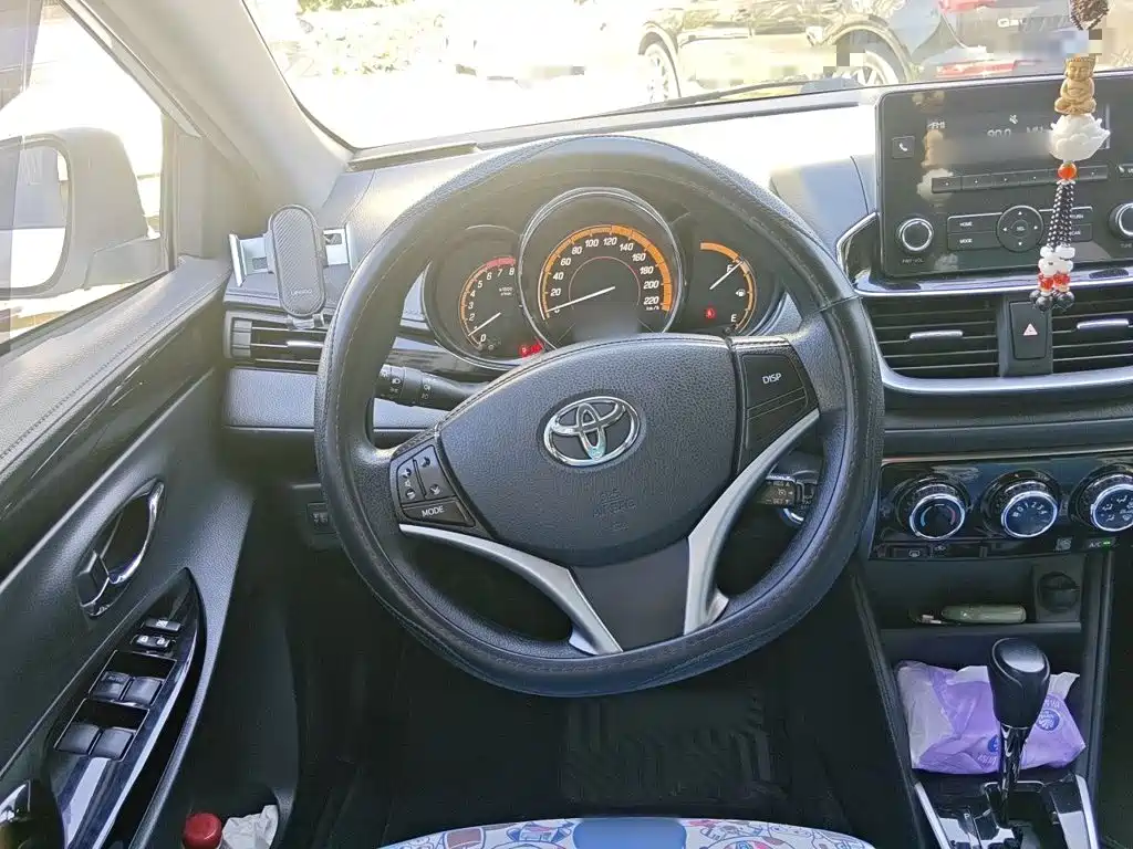 Toyota Yaris L — миниатюра 6