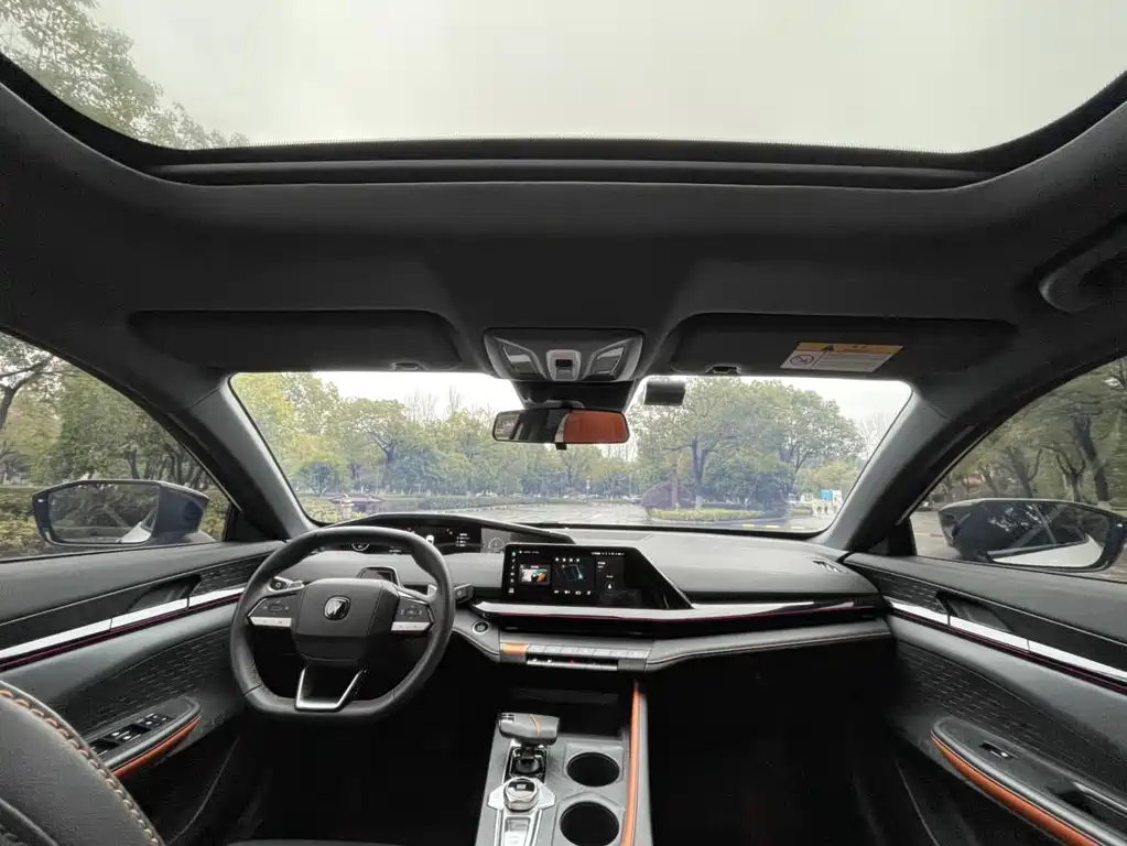 Changan UNI-V 2022 1.5T Luxury