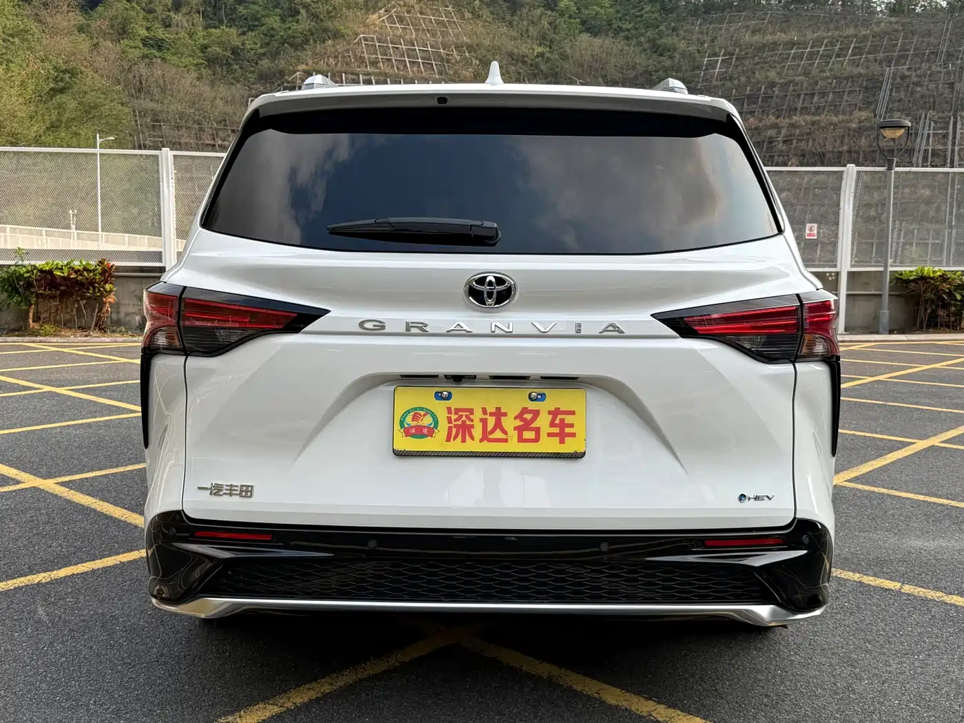 Toyota Grevia 2024 Белый из Китая