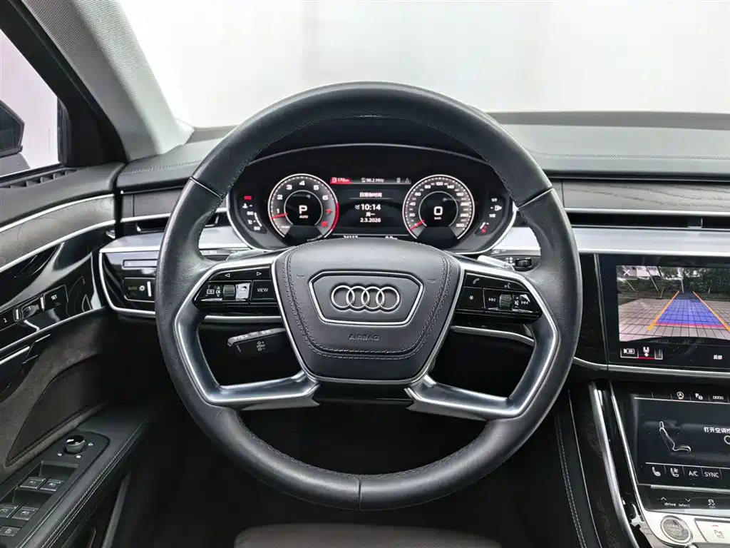 AUDI A8